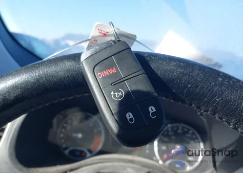 2018 Jeep Renegade Latitude 4X4 z USA, uszkodzony, nr VIN ZACCJBBB2JPH17306